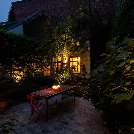 Pauline Loveling With Quiet Garden And 2 Bathrooms