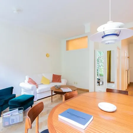 Daire Pauline Loveling With Quiet Garden And 2 Bathrooms *