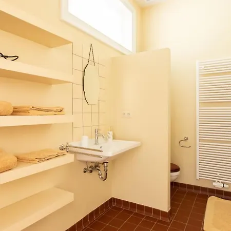 Pauline Loveling With Quiet Garden And 2 Bathrooms אנטוורפן